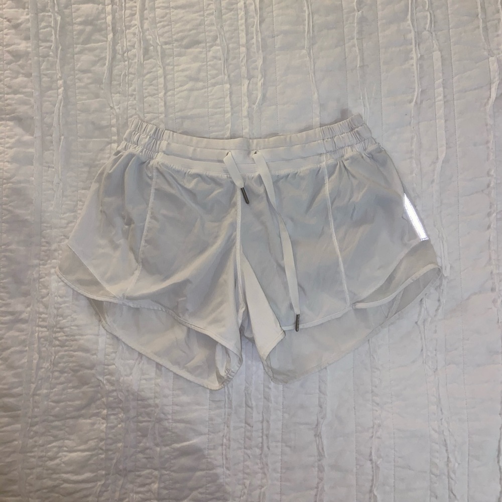 White Lululemon Shorts🤍✨